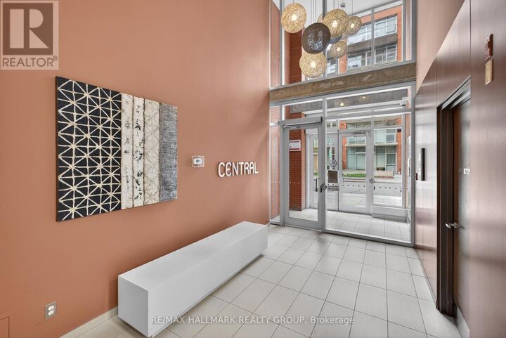 Property Photo:  349 McLeod Street 634  ON K2P 0S1 