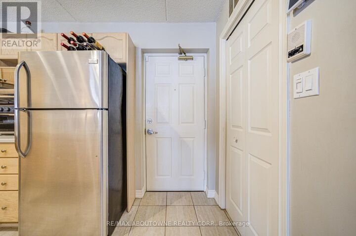 Property Photo:  1490 Bishops Gate 109  ON L6M 4N3 