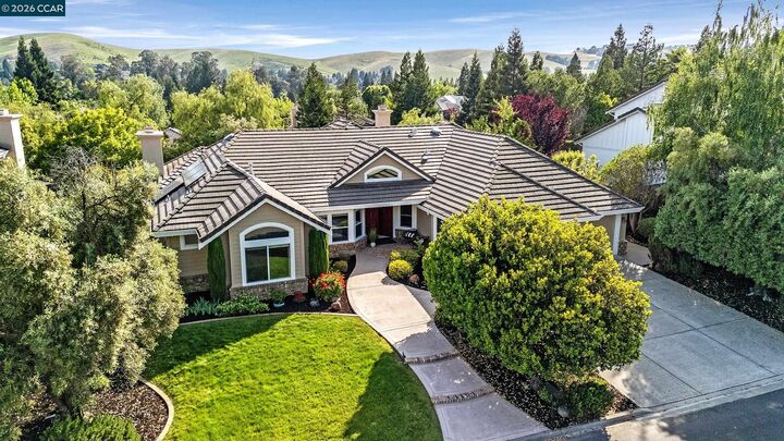 Property Photo:  164 Alta Vista Way  CA 94506 