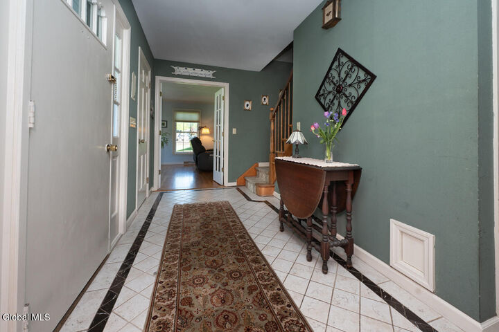 Property Photo:  573 Jefferson Court  NY 12084 