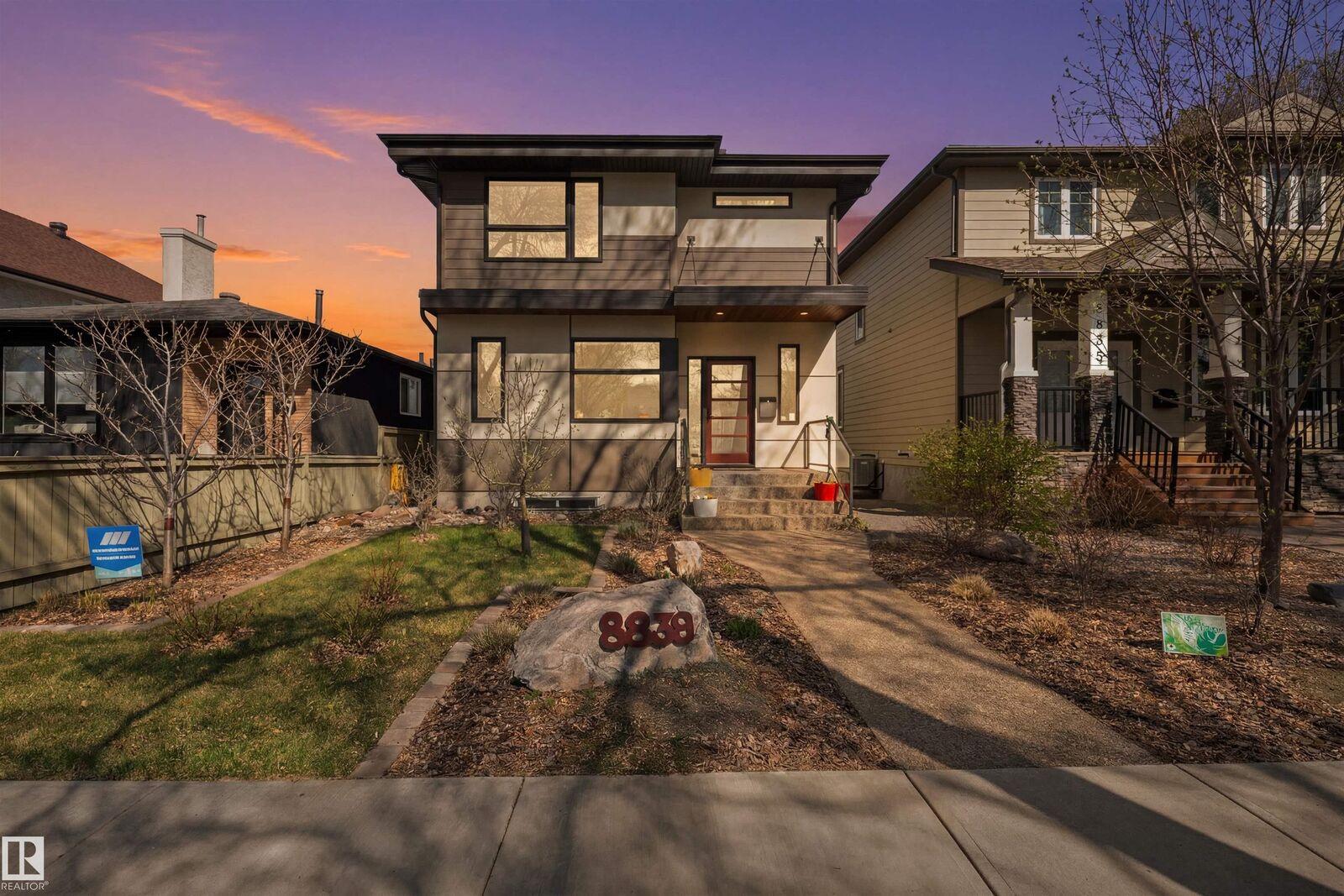 Photo de la propriété:  8839 93 Street NW  AB T6C 3T2 