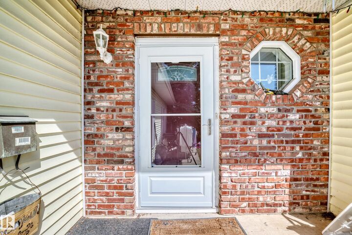 Property Photo:  3923 149 Street NW  AB T6R 1J7 
