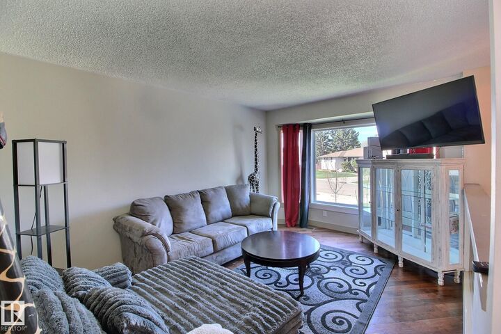 Property Photo:  114 Westbourne Road  AB T7X 1R6 