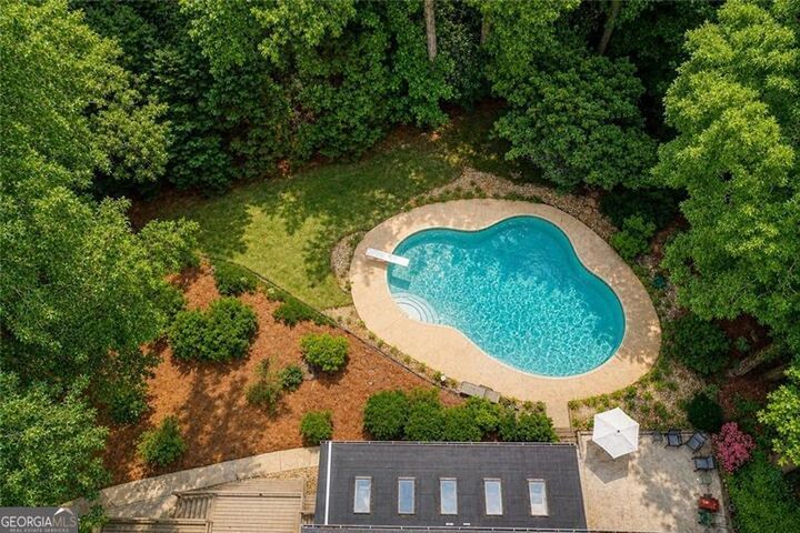 Property Photo: 625 River Chase Point GA 30328