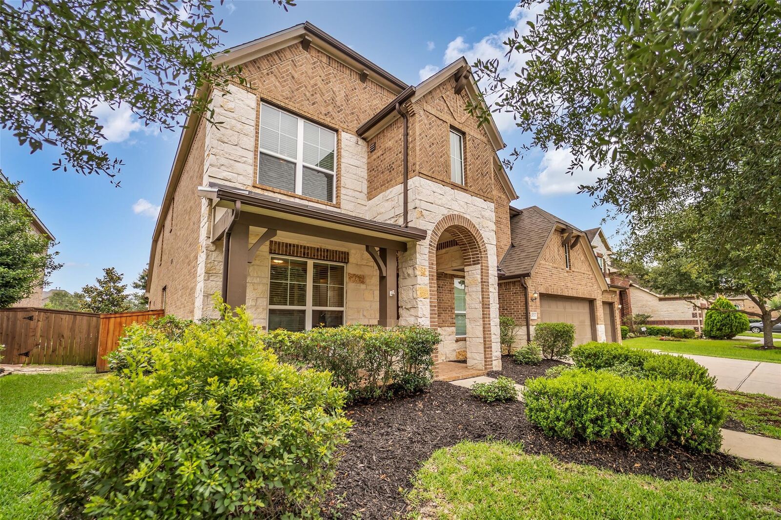 Property Photo: 25715 Oakwood Knoll Drive TX 77494