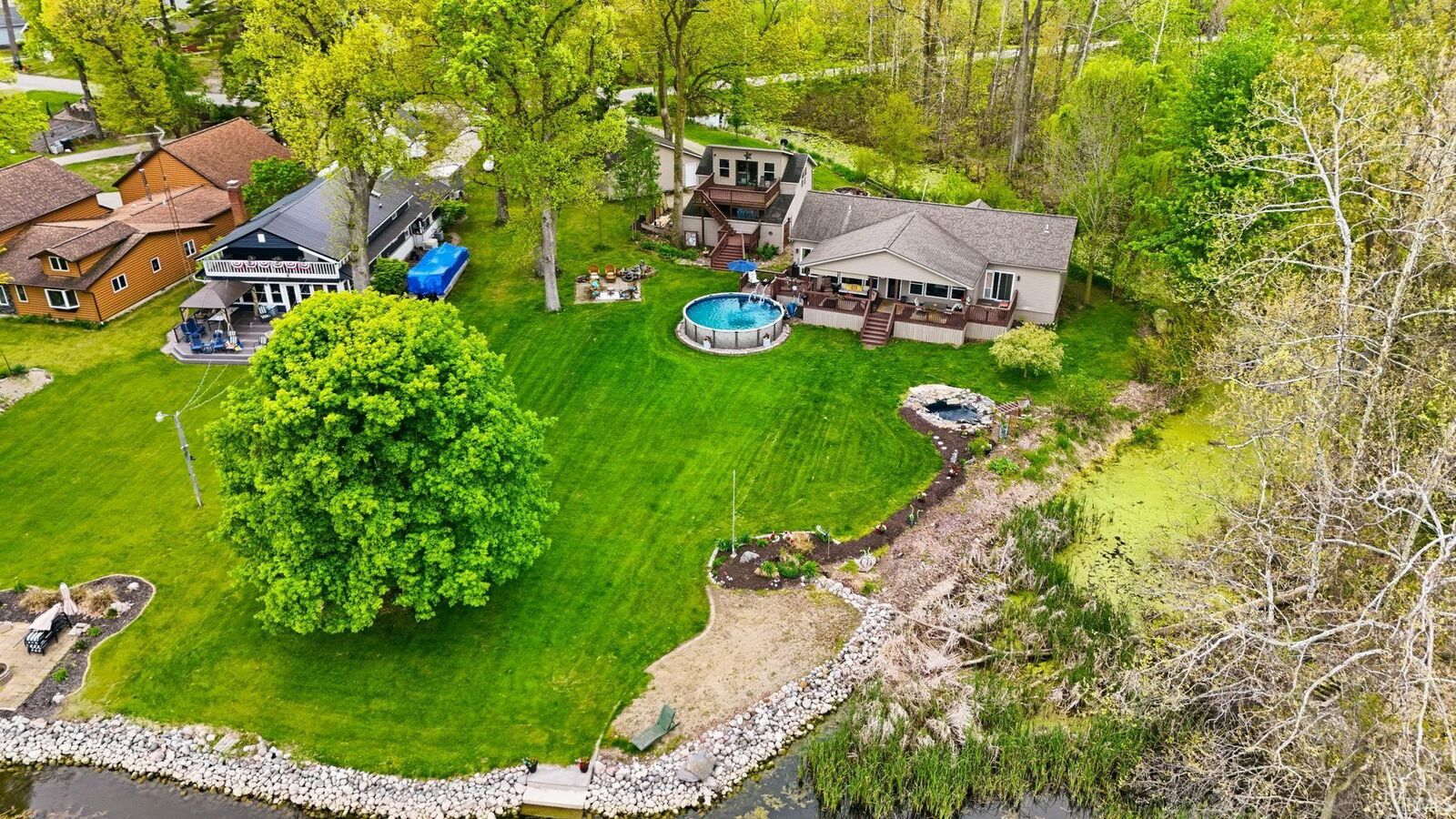 Property Photo: 10105 N Eagle Island Road IN 46784