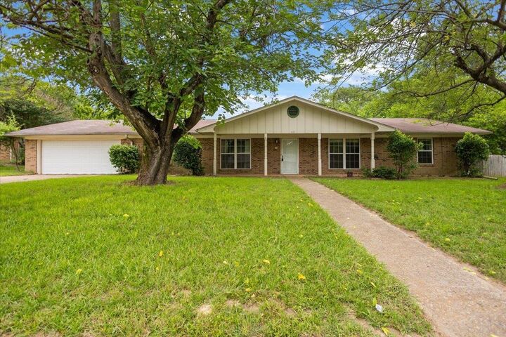 Property Photo: 412 Angelina St TX 75766