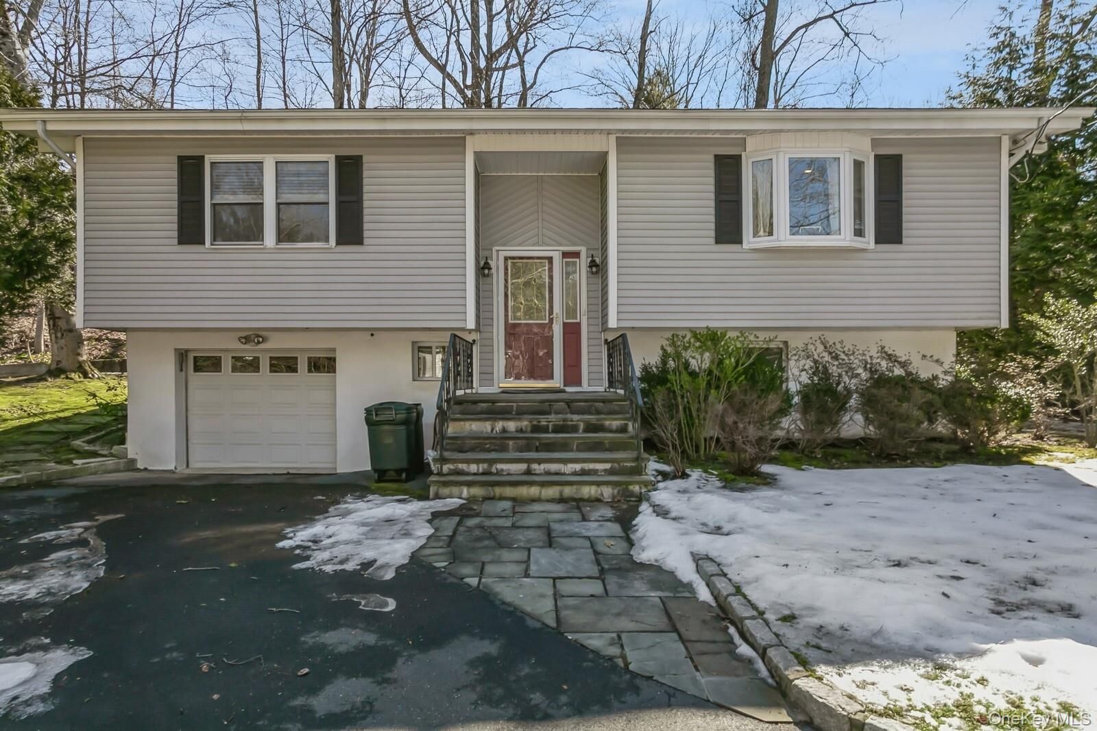 Property Photo:  33 Brookside Place  NY 10570 