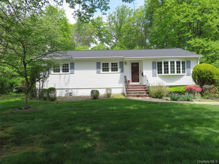 Property Photo:  16 Oak Road  NY 10956 