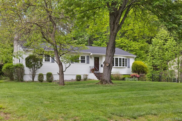 Property Photo:  16 Oak Road  NY 10956 