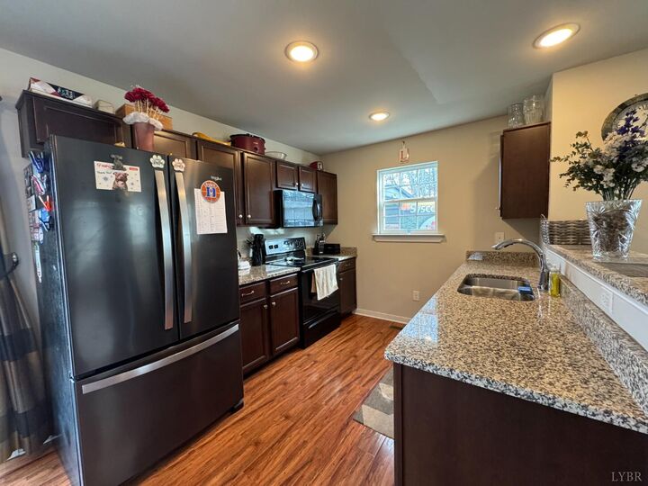 Property Photo: 95 Shaunah Lane VA 23093