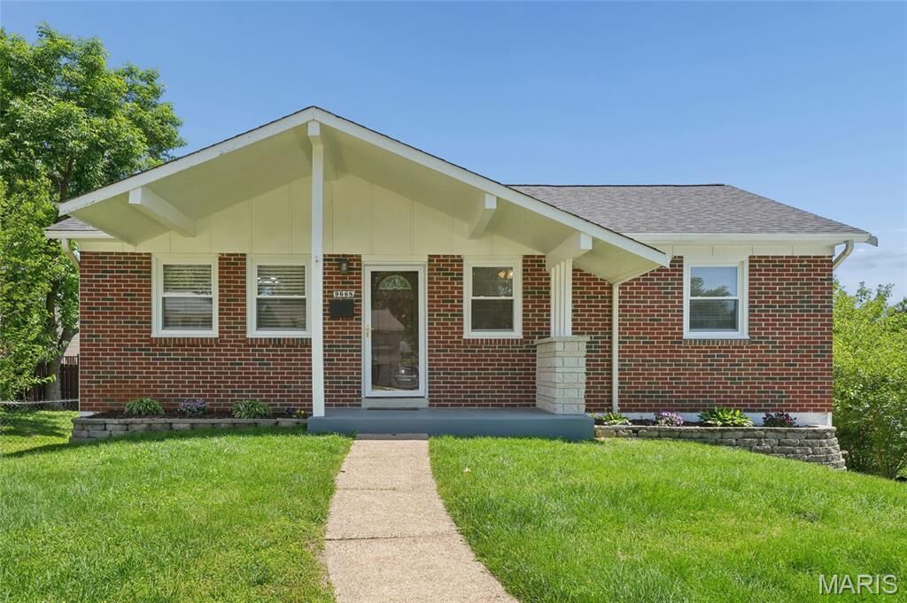 Property Photo:  9668 Amona Court  MO 63123 