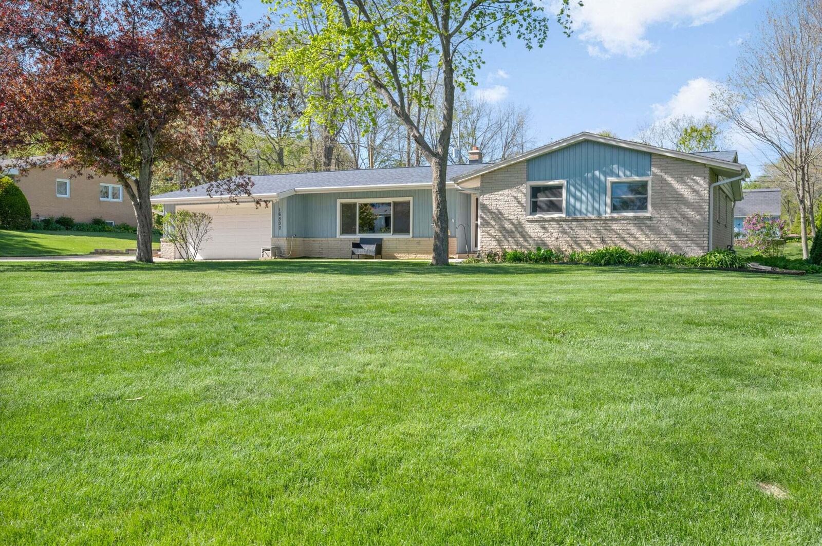 Property Photo:  16500 Willow Ridge Ln  WI 53005 