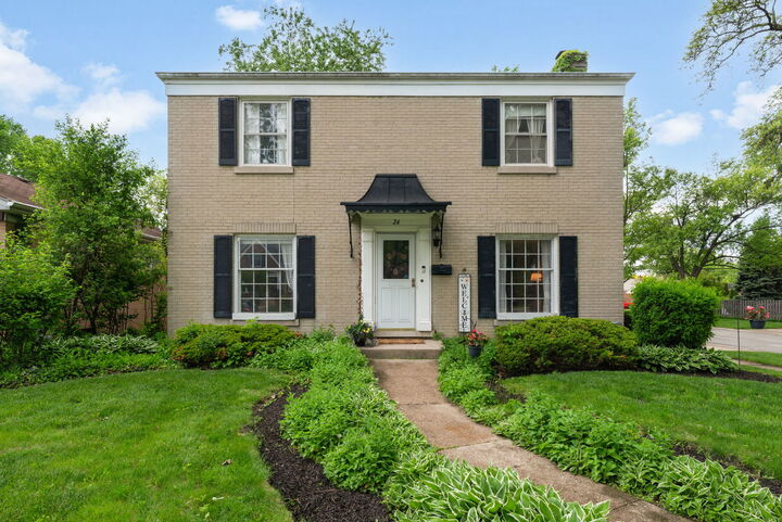 Property Photo:  24 N Emerson Street  IL 60056 