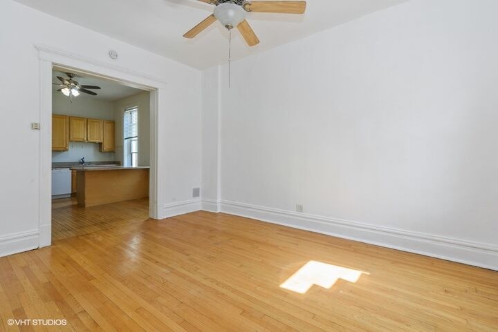 Property Photo:  1939 W Thomas Street  IL 60622 