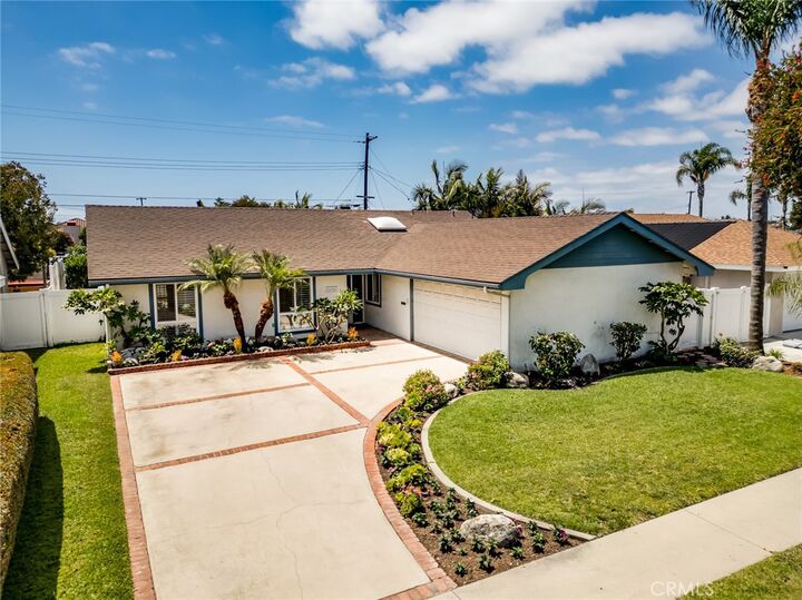 Property Photo: 16381 Lakemont CA 92647