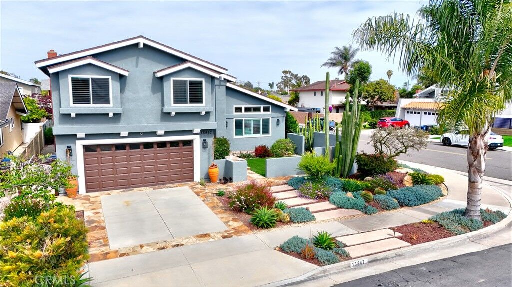 Property Photo:  16542 Los Verdes  CA 92649 