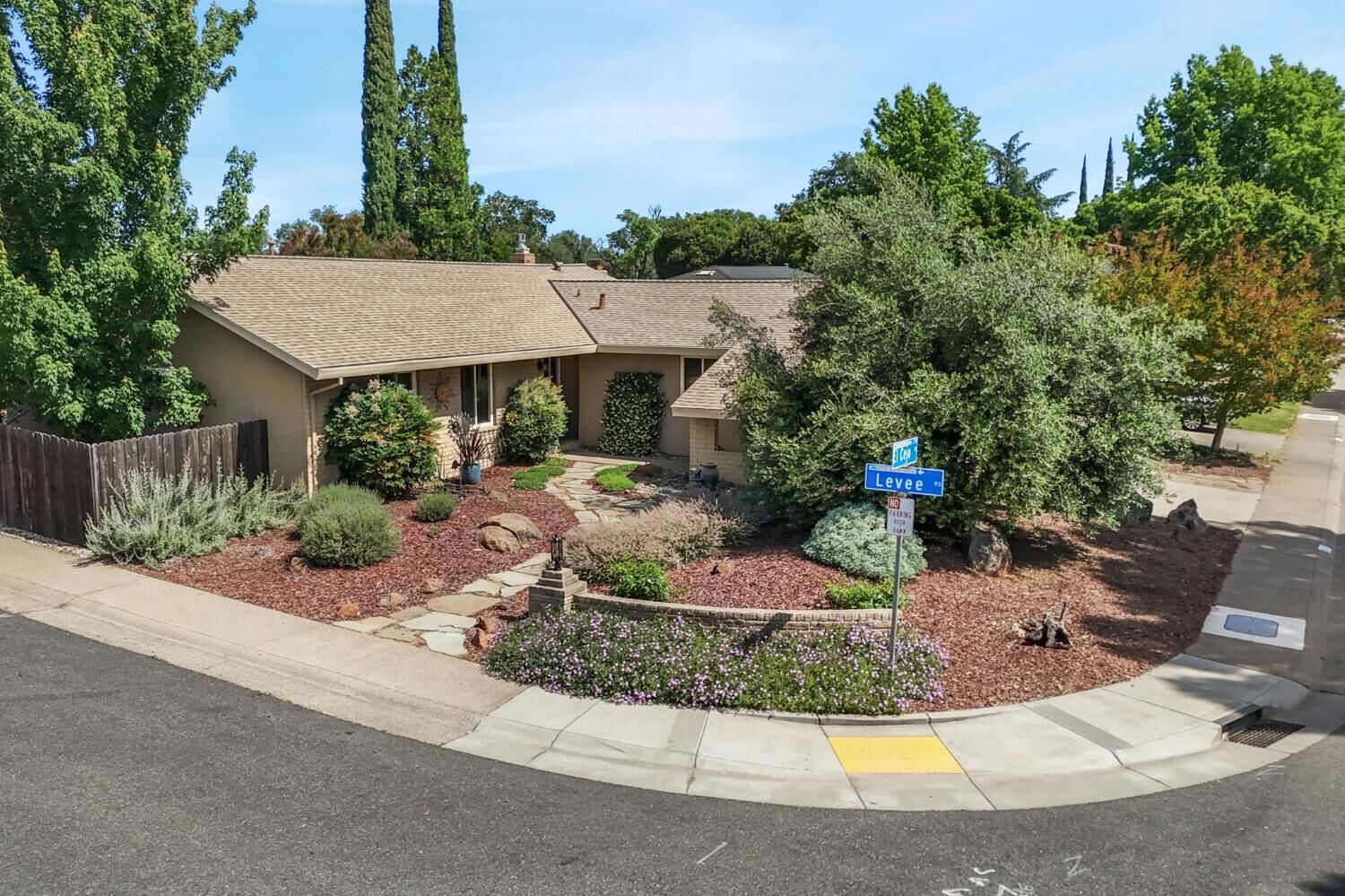 Property Photo: 2276 El Cejo Circle CA 95670