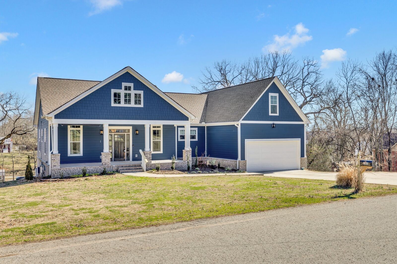 Property Photo: 102 Riverwood Dr TN 37075