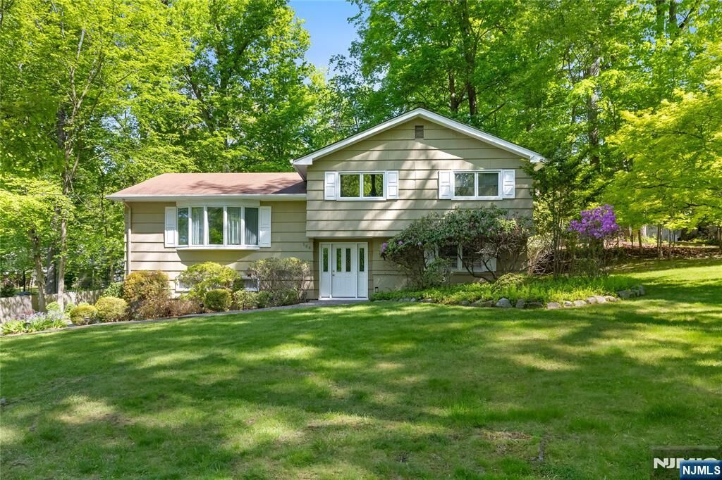Property Photo:  568 Stellman Road  NJ 07675 
