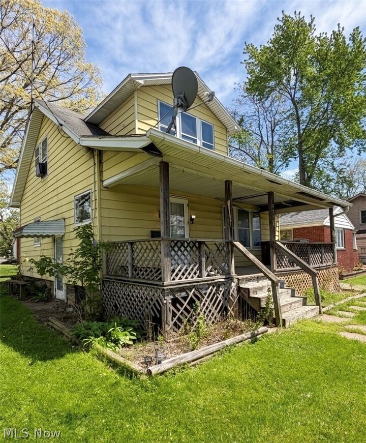 Property Photo:  1570 Bonnie Brae Avenue NE  OH 44483 