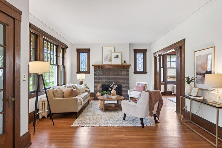 Property Photo:  1866 Summit Avenue  MN 55105 