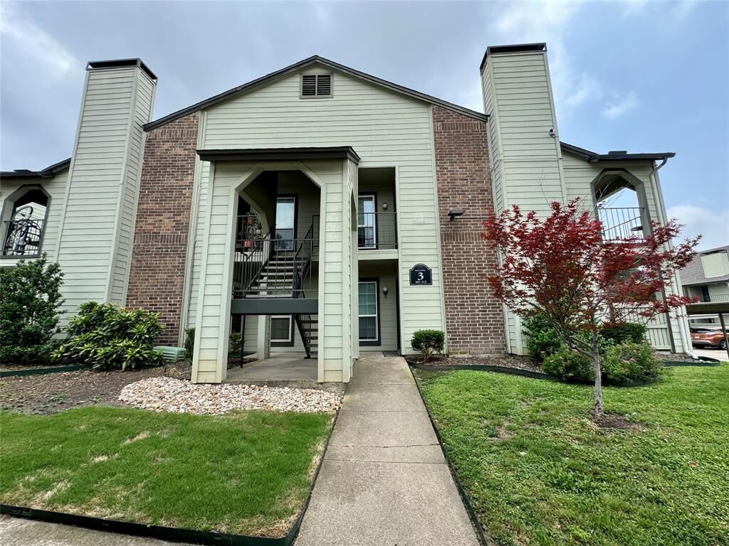 Property Photo:  5981 Arapaho Road 304  TX 75248 