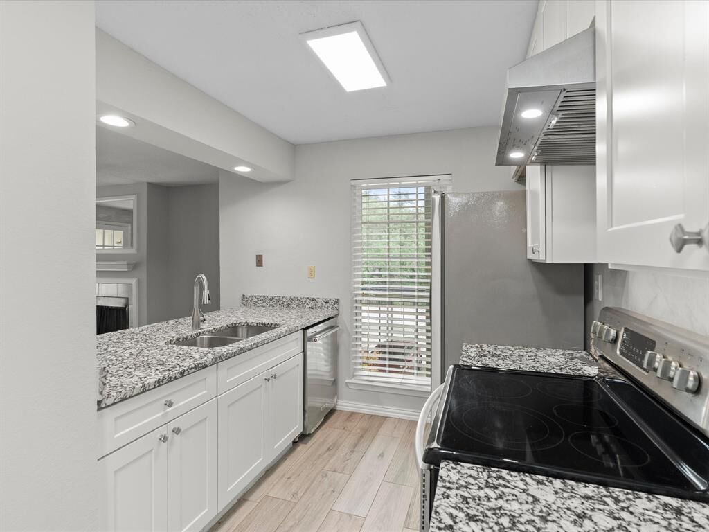 Property Photo:  5981 Arapaho Road 304  TX 75248 