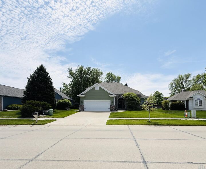Property Photo:  114 Levee Trail  SD 57049 
