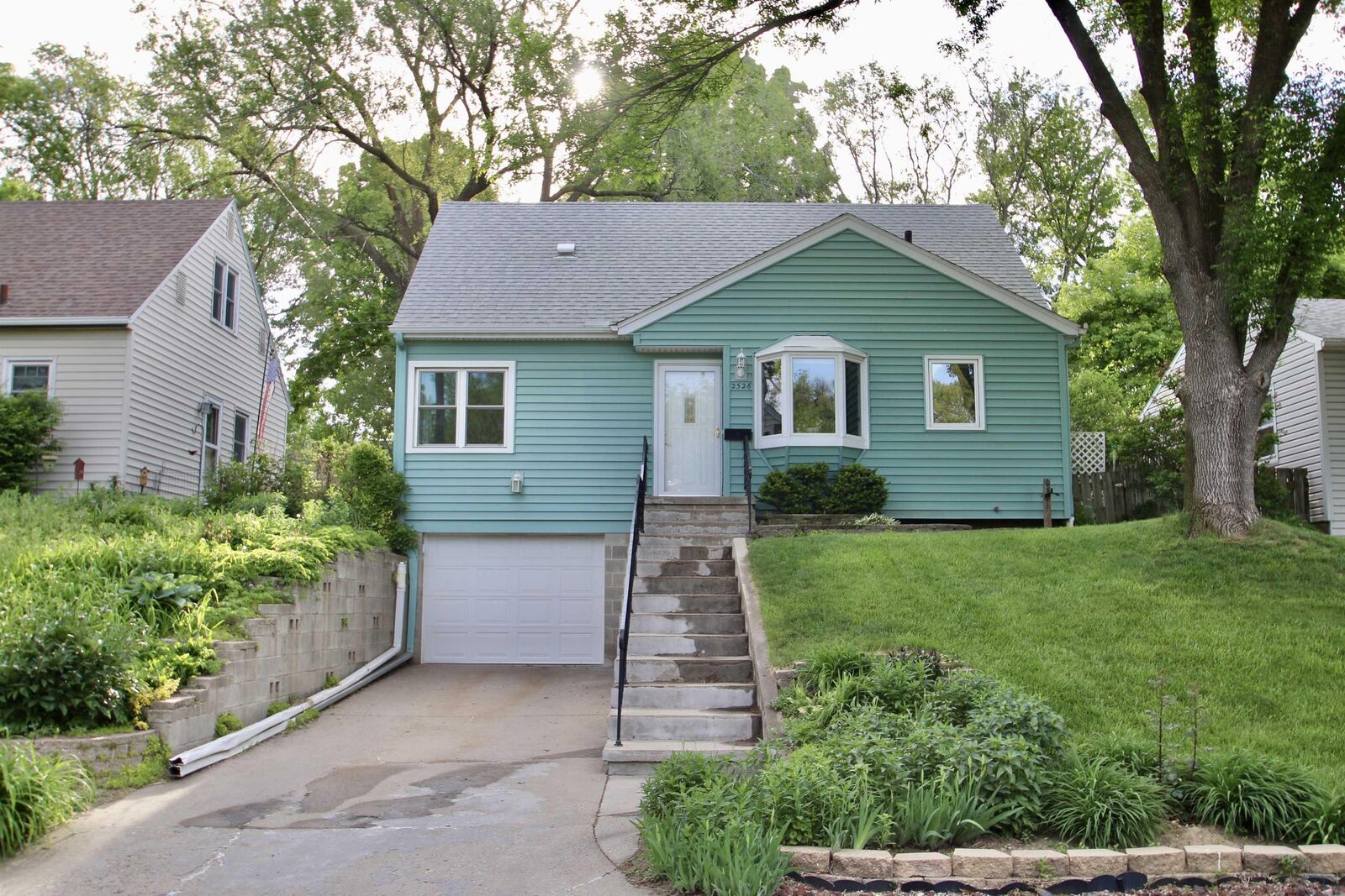 Property Photo:  2526 S Cecelia St  IA 51106 