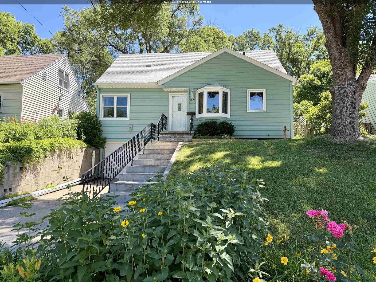 Property Photo:  2526 S Cecelia St  IA 51106 