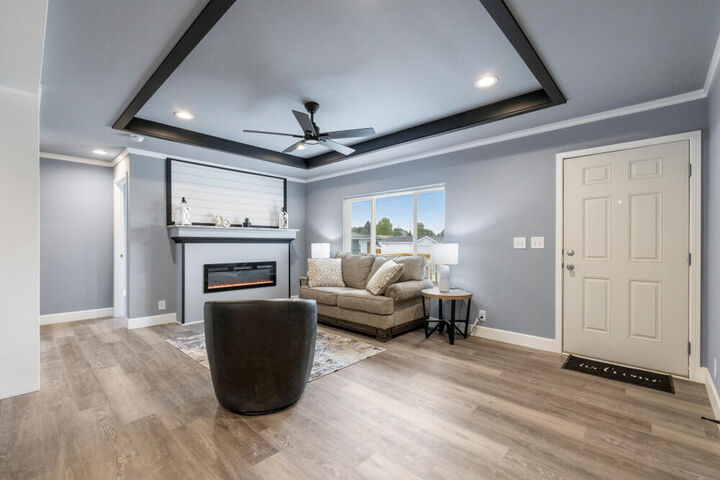 Property Photo:  5628 Edith Way  OR 97603 