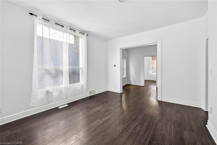 Property Photo:  99 Leeming Street  ON L8L 5T5 