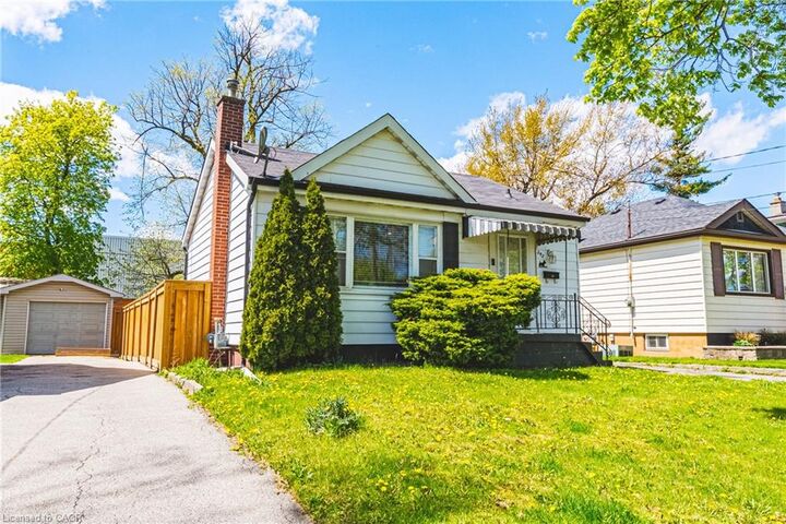 Property Photo:  242 East 43rd Street  ON L8T 3C5 