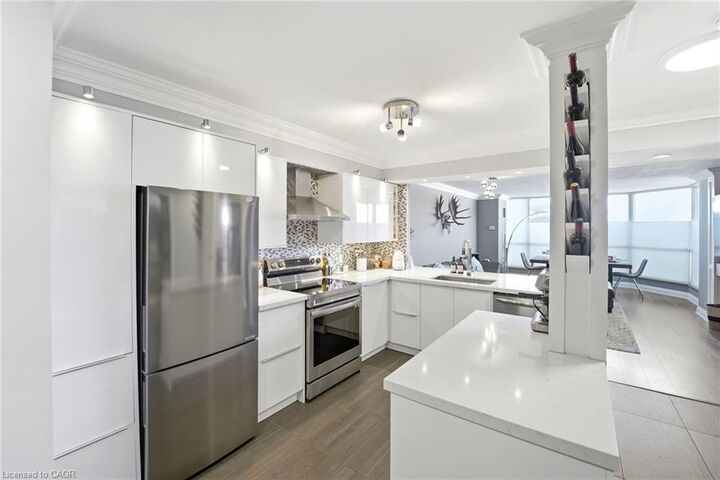 Property Photo:  1500 Grazia Court 208  ON L4W 4Z9 