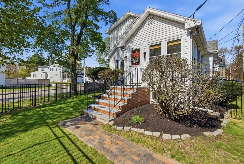 Property Photo:  6 Adams St  MA 01923 