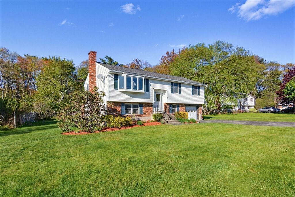 Property Photo:  37 Cresthaven Drive  MA 01803 