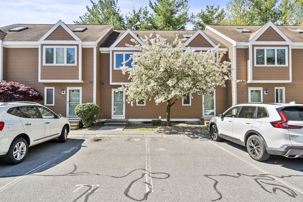 Property Photo:  78 Steeplechase Ct 78  MA 01832 