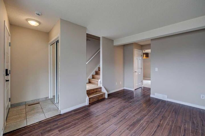 Property Photo:  232 Bedfield Court NE  AB T3K 3L5 