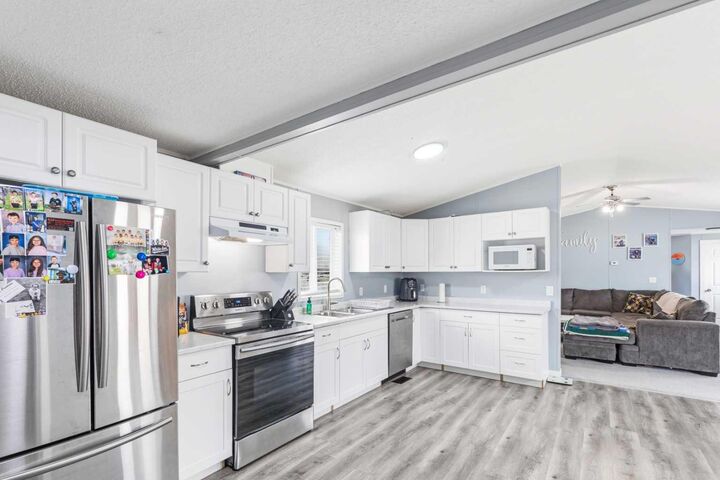 Property Photo:  9602 112 Avenue  AB T8X 5C9 