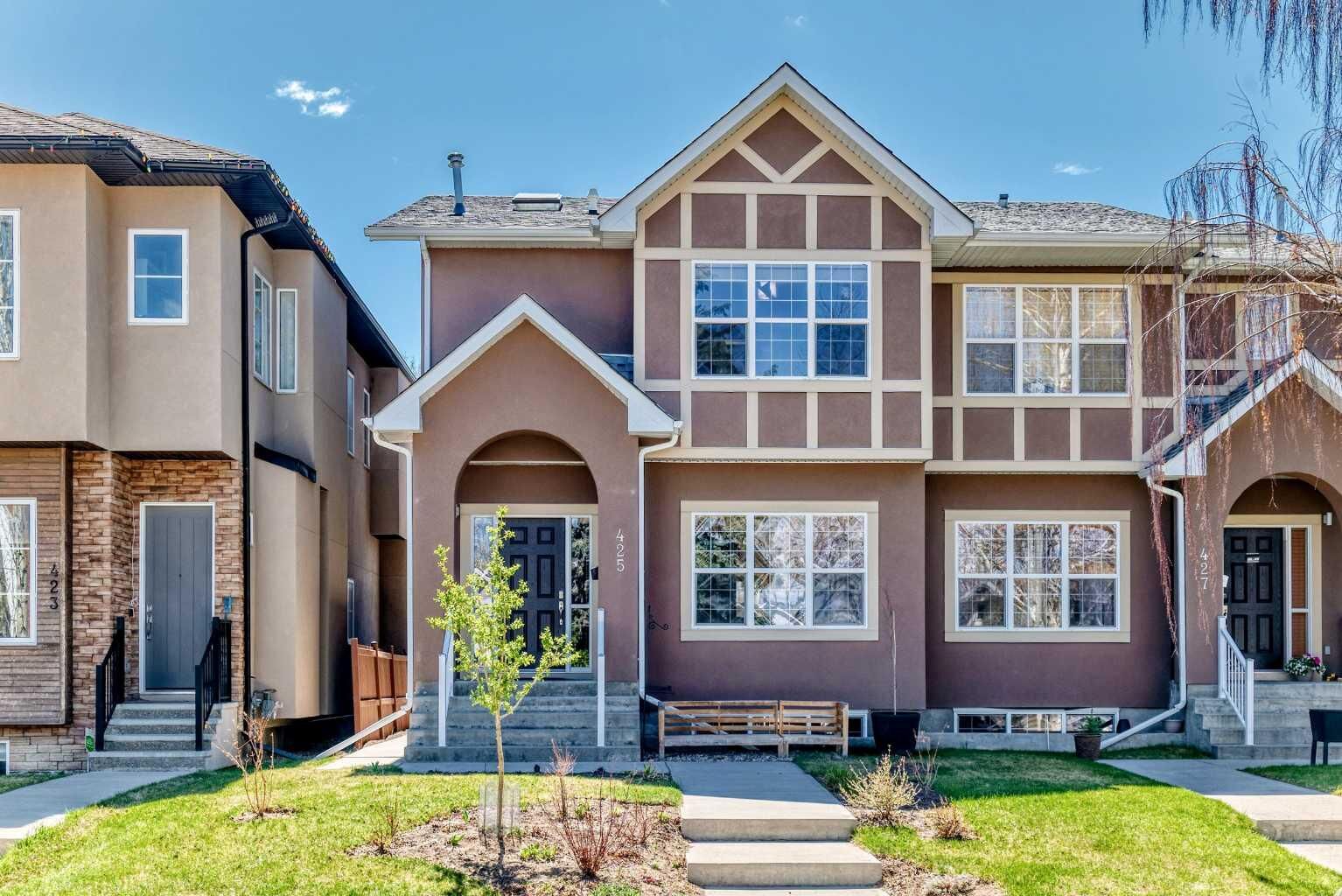 Property Photo:  425 36 Avenue NW  AB T2K 0C4 
