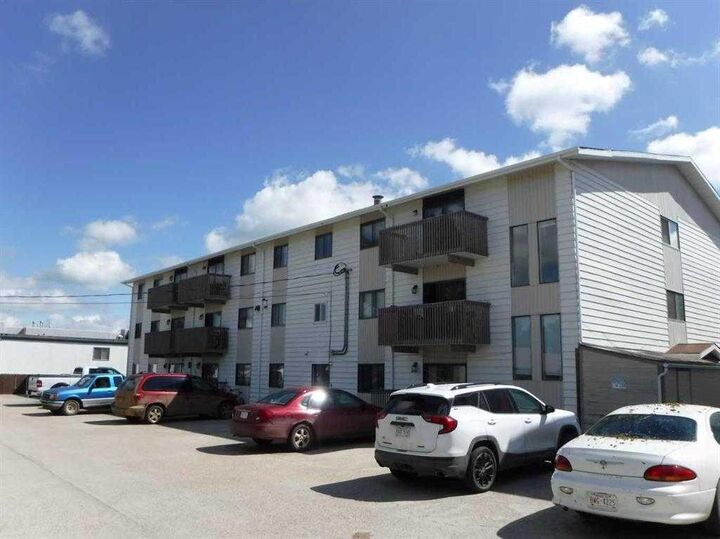 Property Photo:  114 Mount Pleasant Drive 206  AB T4V 2M7 