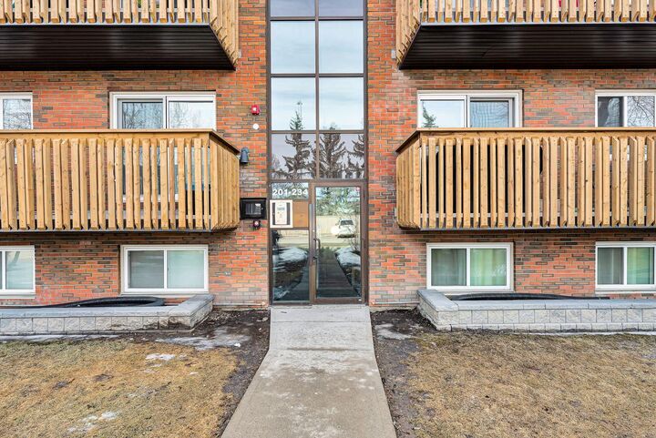 Property Photo:  11620 Elbow Drive SW 223  AB T2W 3L6 