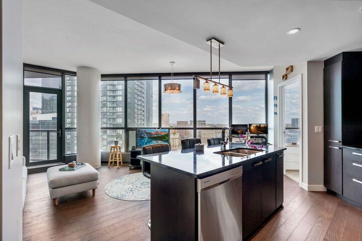 Property Photo:  225 11 Avenue SE 2301  AB T2G 0G3 
