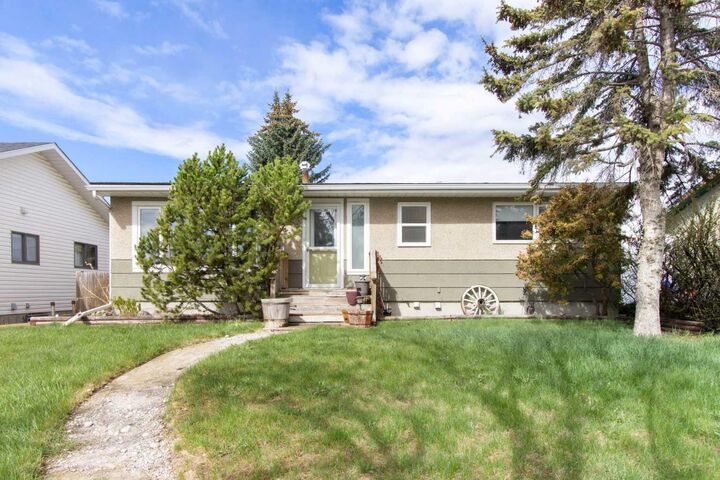 1622 Strathcona Street — photo 1