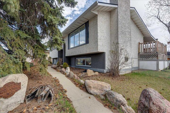 Property Photo:  123 Nolan Street  AB T4P 1Z1 
