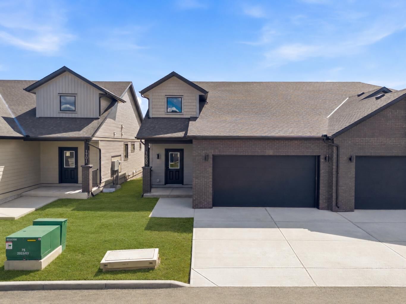 Property Photo: 15 Coopersfield Link SW 1600 AB T4B 5P5