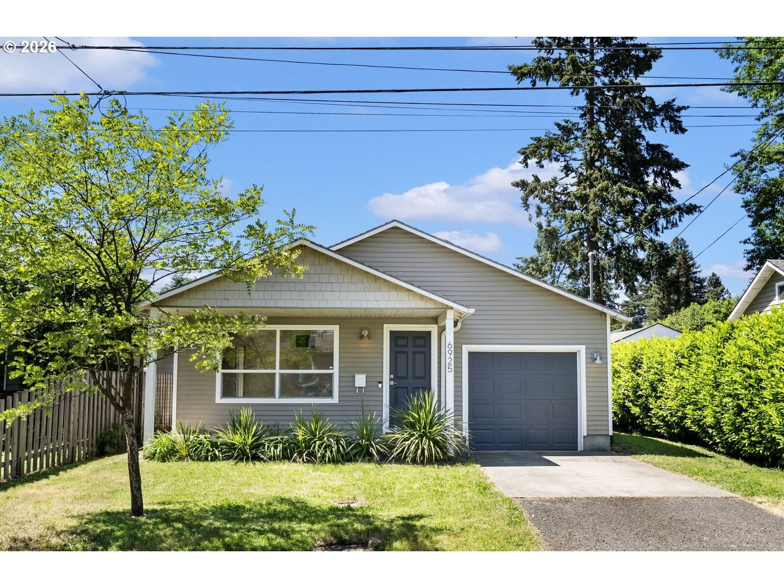 Property Photo:  6925 SE 65th Ave  OR 97206 