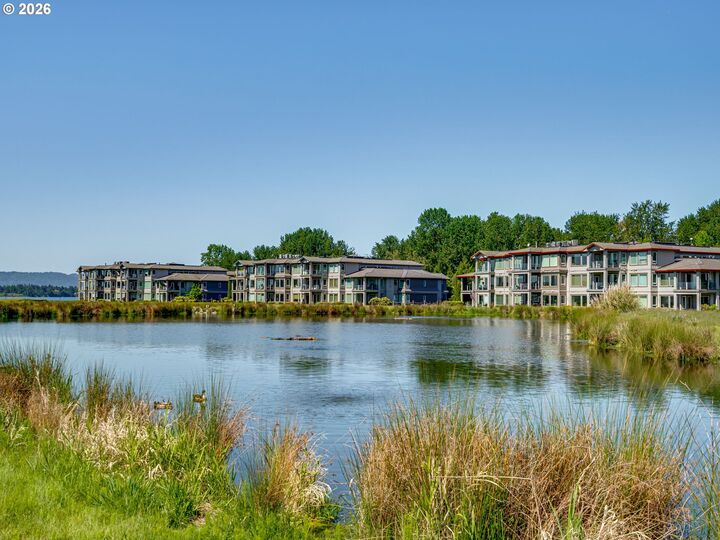 Property Photo:  5433 SE Scenic Ln 104  WA 98661 