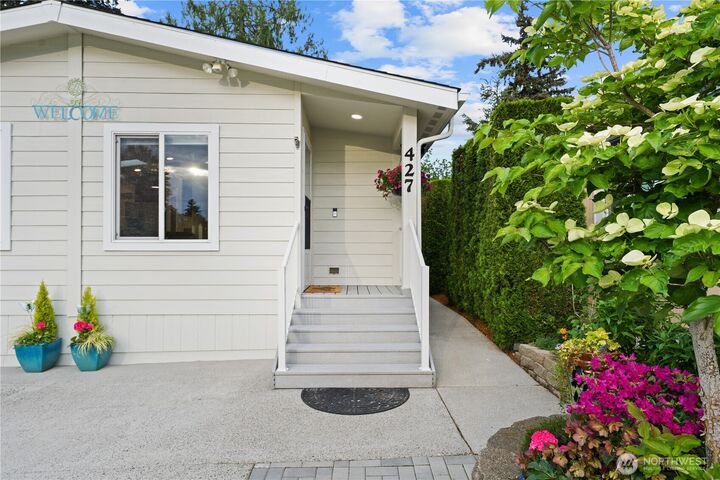 Property Photo:  23825  15th Avenue SE #427  WA 98021 